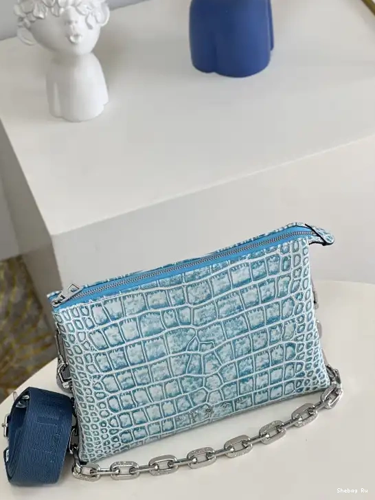 LOUIS VUITTON PM-26*20*12cm COUSSIN 0616